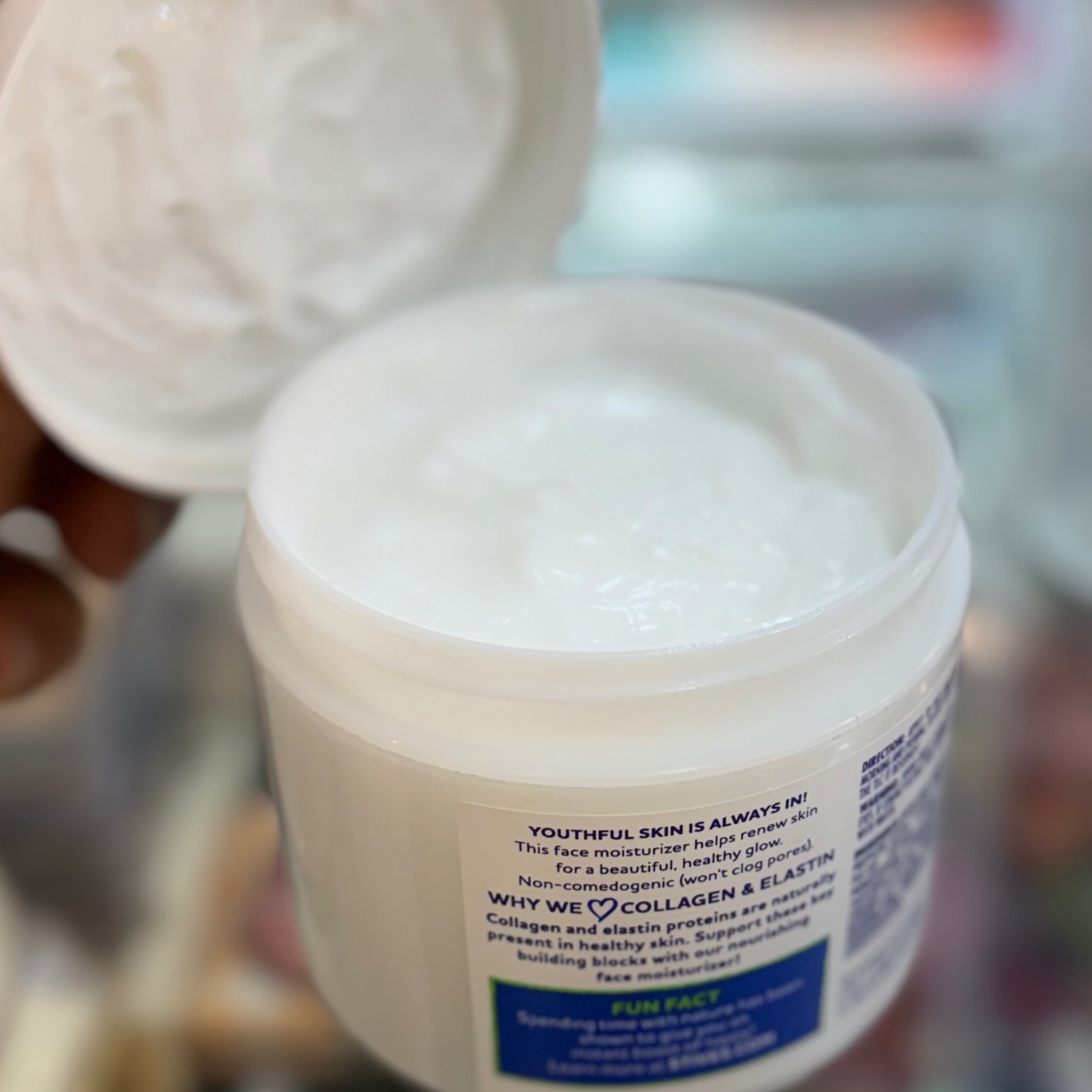 کرم مرطوب کننده سینت ایوز اس تی ایوز stives