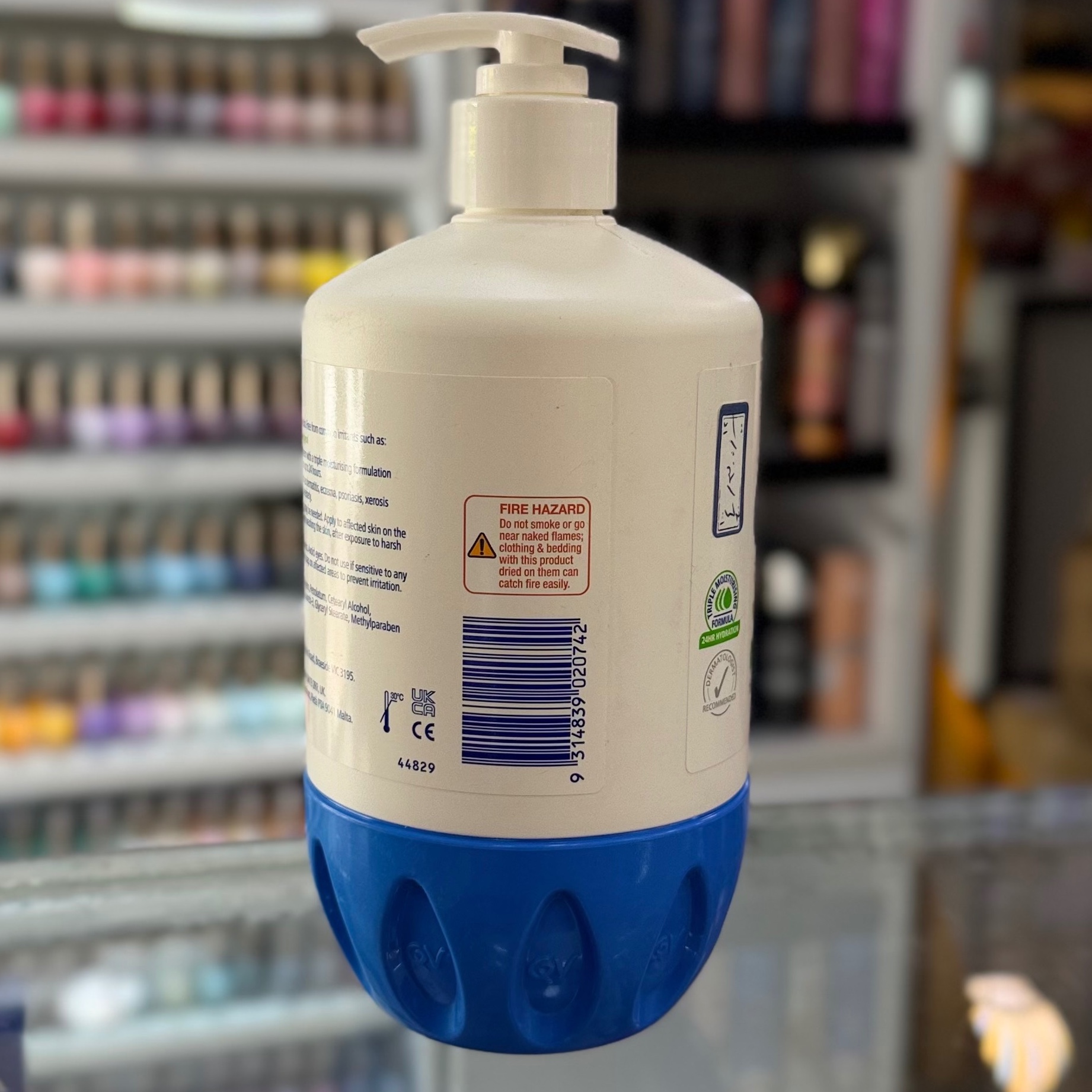 کرم مرطوب کننده صورت ،دست و بدن کیو وی qv